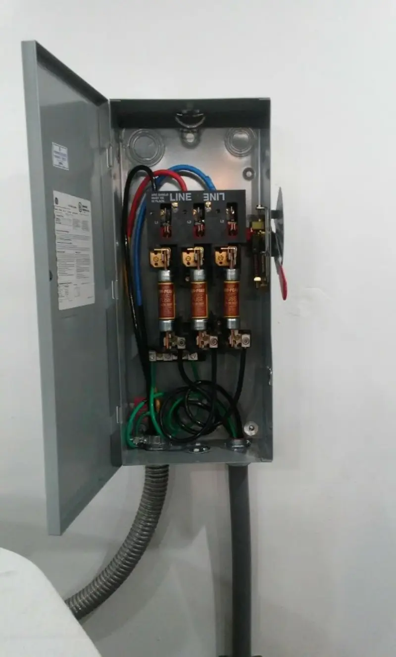 Three-phase disconnect switch installed for Smoke Detector Installation in Stockton